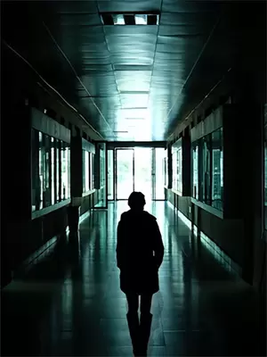 盗墓笔记那个黑影是谁